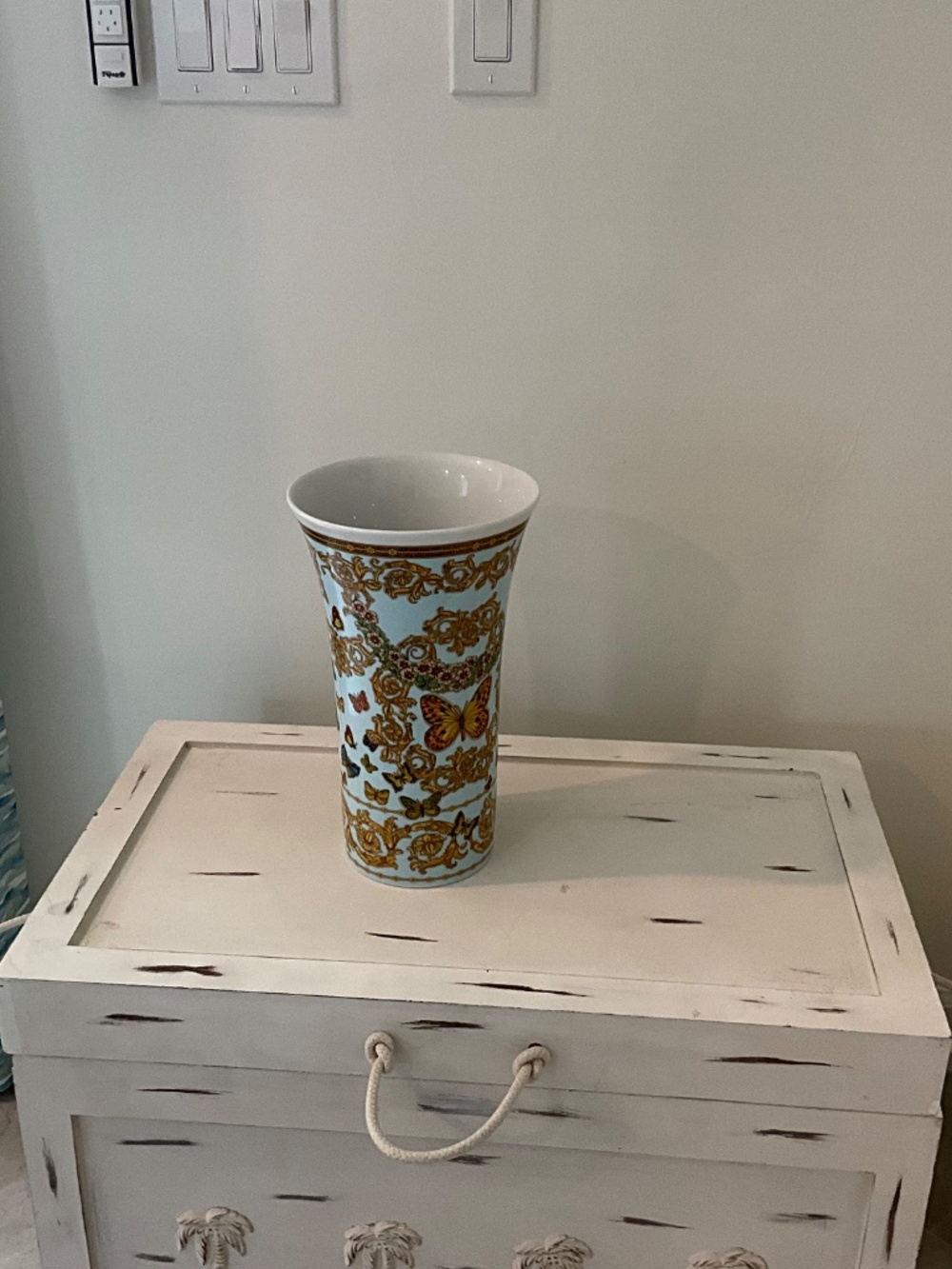 vase - Picture 4 of 4